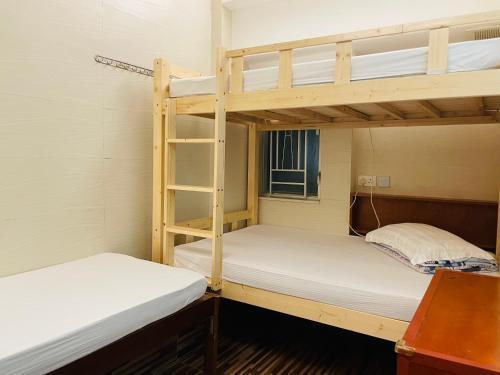Johnson Hostel Room Type - Quadruple Room with Private Bathroom