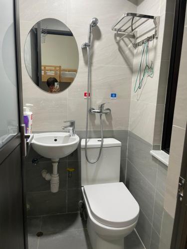 Johnson Hostel Room Type - Triple Room with Bathroom Johnson Hostel Room Type - Triple Room with Bathroom