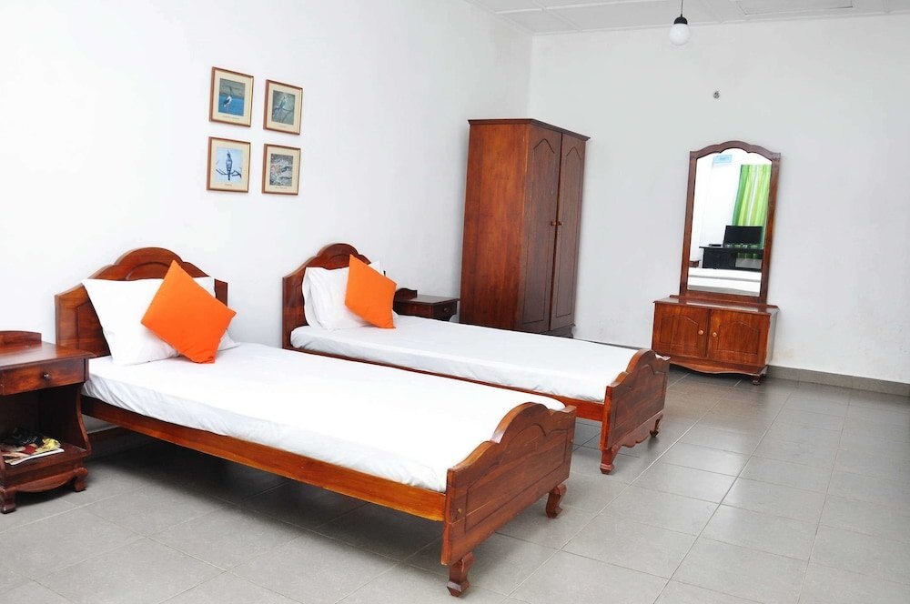Sea View Apartment-Hotel Colombo - Tap to explore photos