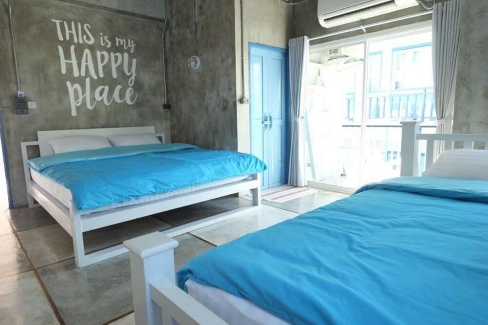 Chanchalay Hip Hostel Room Type - Triple Room (Air Condition)