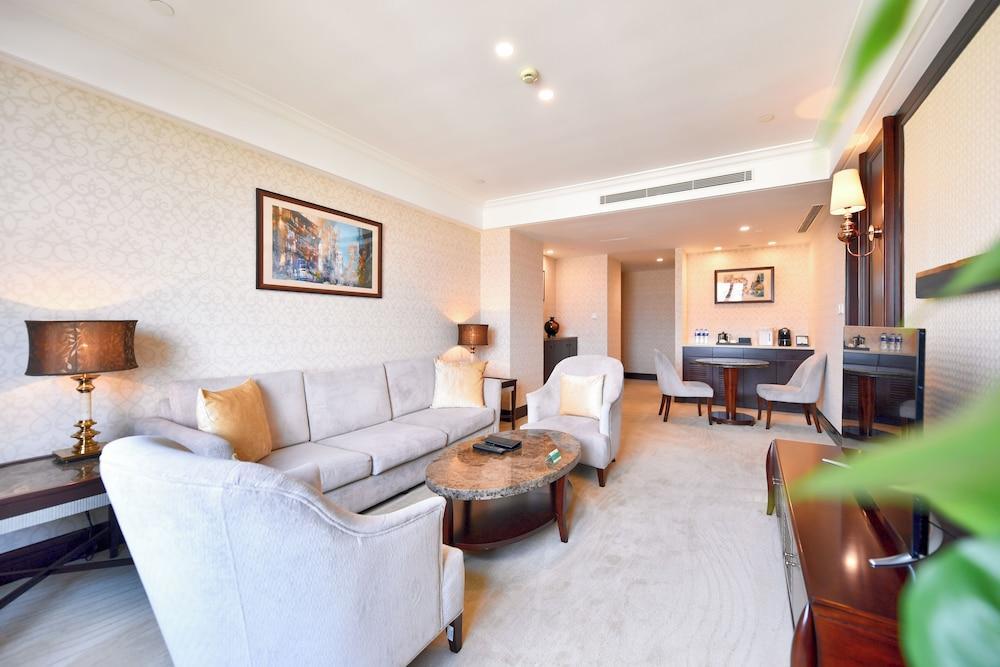 Evergreen Laurel Hotel Shanghai Room Type - Hollywood Suite