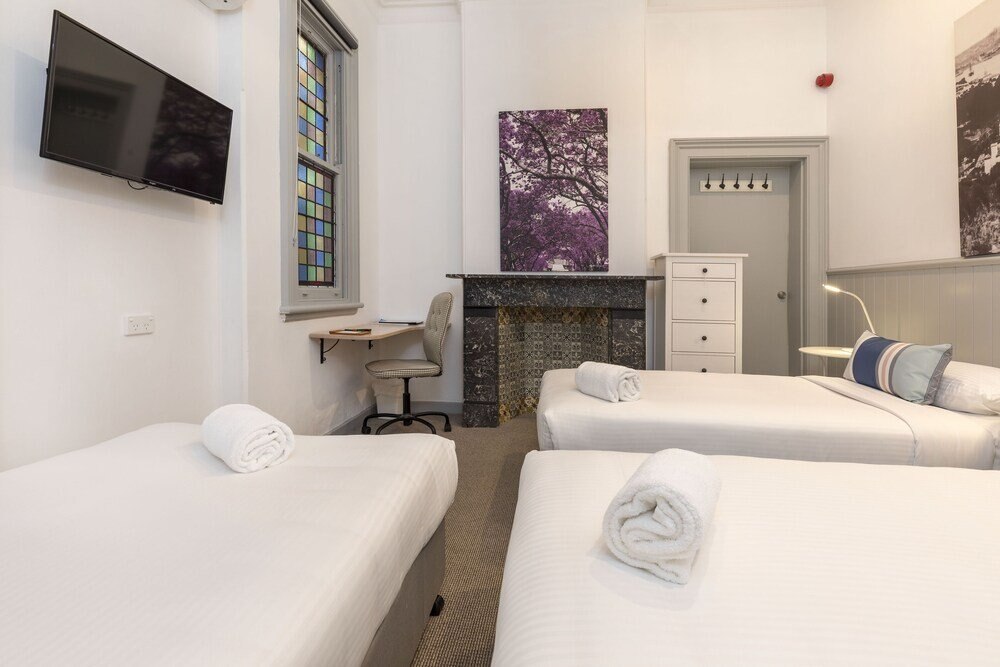 Dalziel Lodge Room Type - Triple Room, Shared Bathroom Dalziel Lodge Room Type - Triple Room, Shared Bathroom