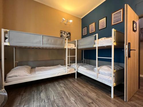 Brix Hostel Room Type - Economy Quadruple Room with Shared Bathroom