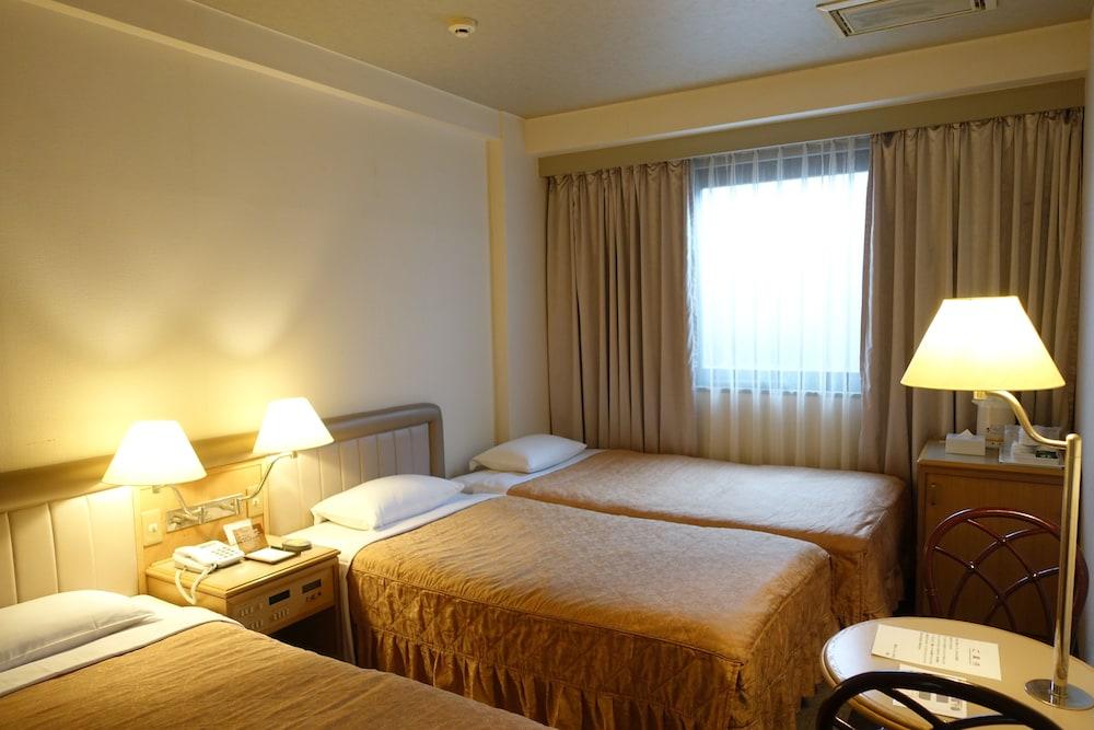 Urayasu Beaufort Hotel Room Type - Economy Triple Room, 3 Bedrooms