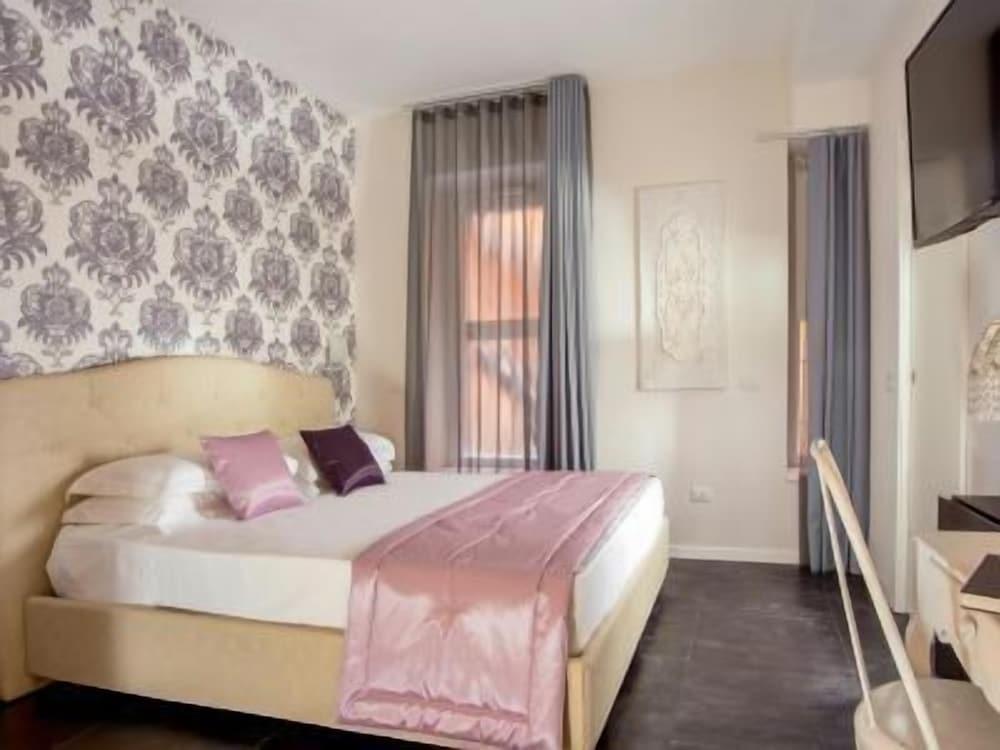 Rome Visits Room Type - Standard Double Room