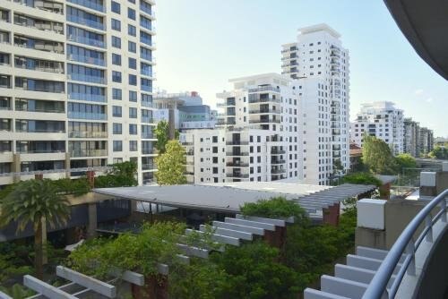 Acliving Serviced Apartments Sydney Apart Hotel Price Address Reviews
