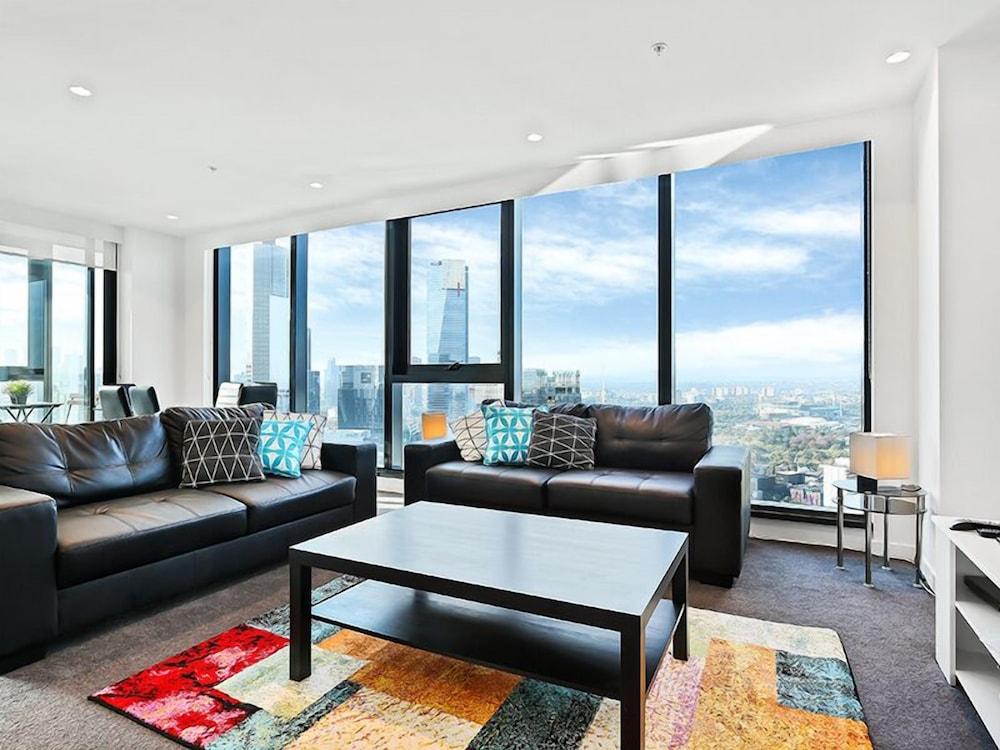 MJ Shortstay Apartments - Platinum Tower - Tap to explore photos