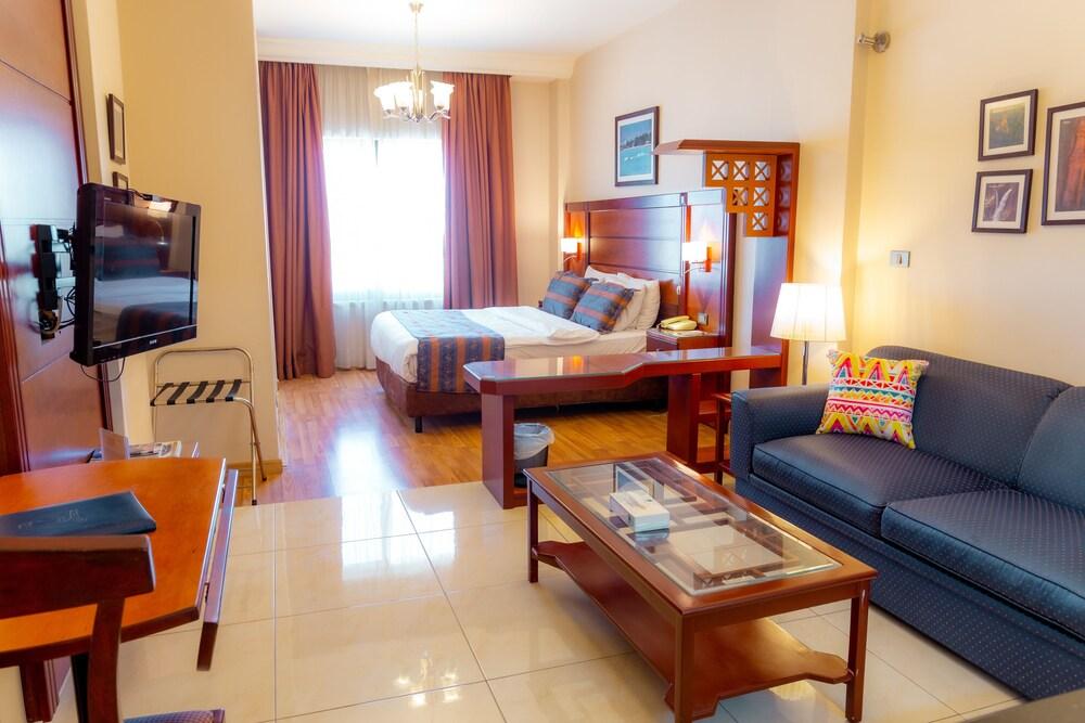 Comfort Hotel Suites Room Type - Luxury Suite