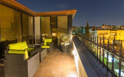 Nadine boutique suites - Tap to explore photos