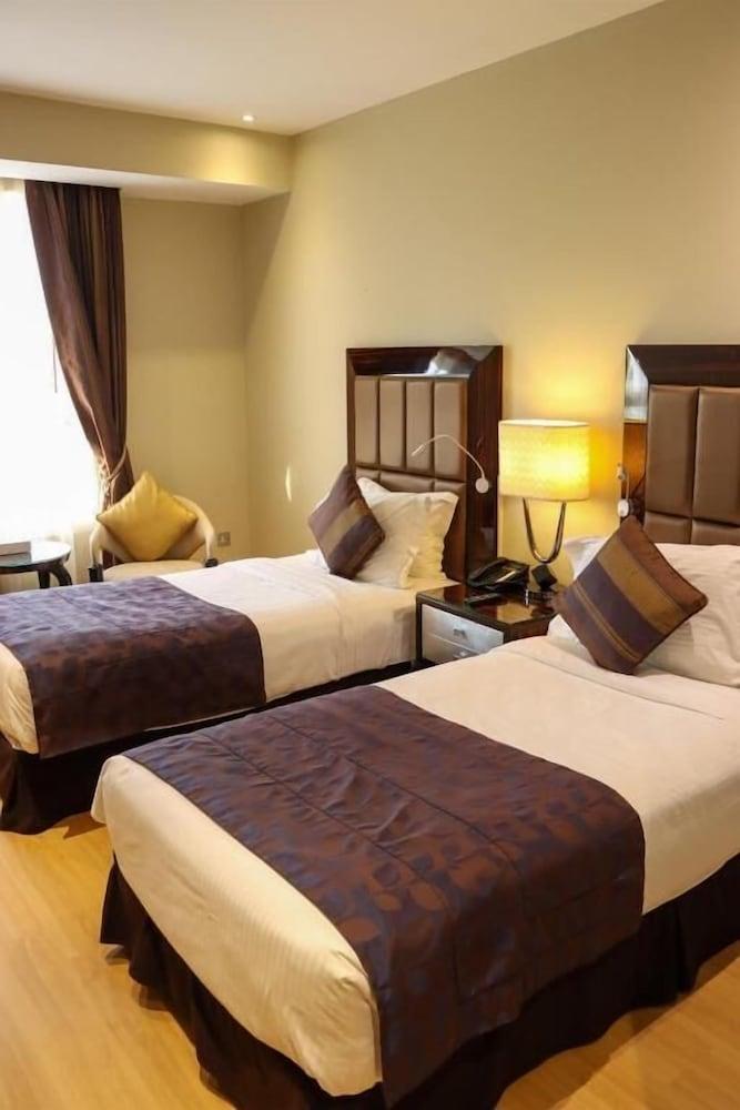 Premium Strato Hotel Room Type - Deluxe Twin Room