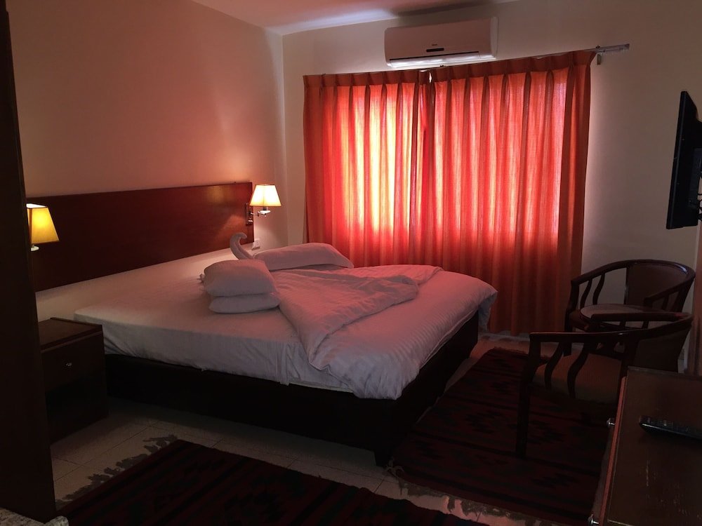 Zaina Plaza Hotel - Tap to explore photos