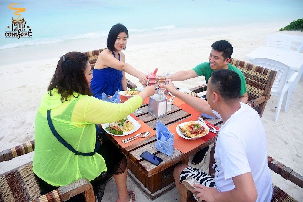 Airport Comfort Inn Premium Maldives 3 7 9 0 Hotel Price Address Reviews