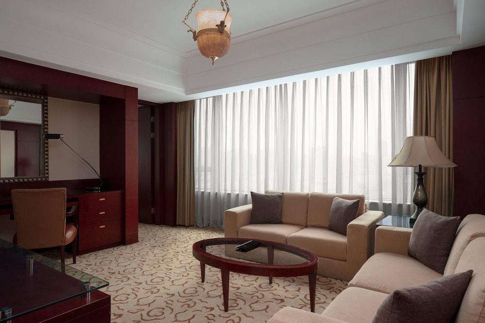 Courtyard by Marriott Shanghai Fengxian - Tap to explore photos