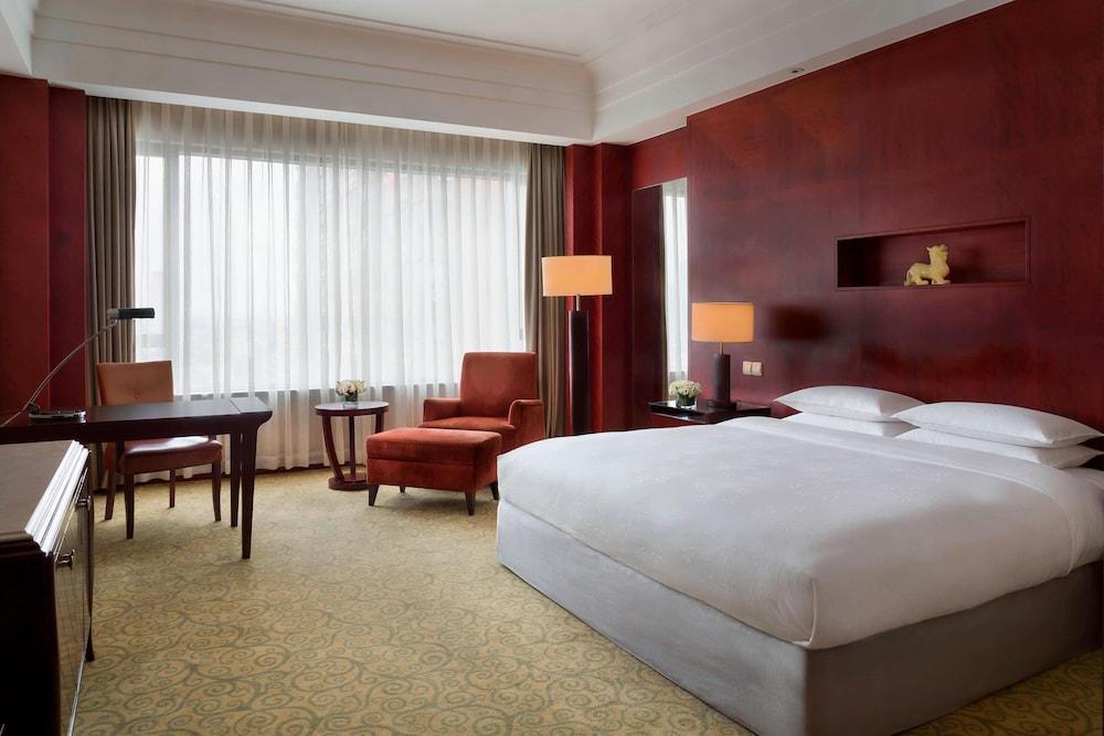 Courtyard by Marriott Shanghai Fengxian Room Type - Business Room, 1 King Bed