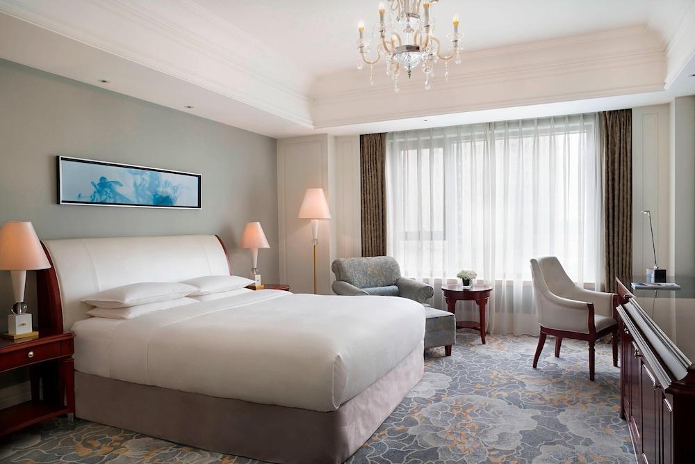 Courtyard by Marriott Shanghai Fengxian Room Type - Deluxe Room, 1 King Bed