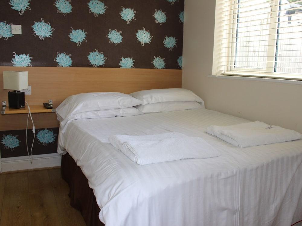 Debden Guest House Room Type - Standard Double Room, Ensuite