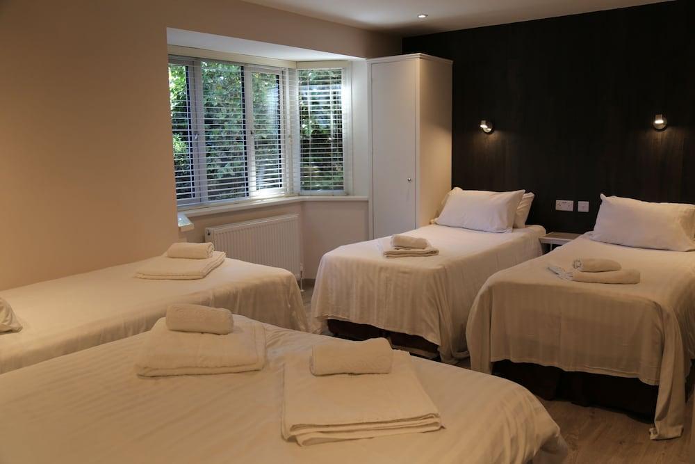 Debden Guest House Room Type - Suite, Ensuite