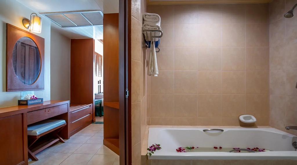 Karon Princess Hotel - Tap to explore photos