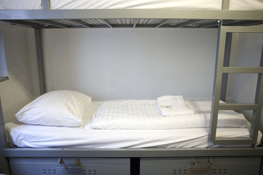 St Christophers Inn Amsterdam The Winston Room Type - Bed in a 6-Person Superior  Dormitory Ensuite