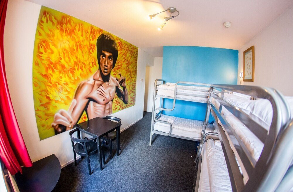 St Christophers Inn Amsterdam The Winston Room Type - Bed in a 4-Person Mixed Dormitory Ensuite