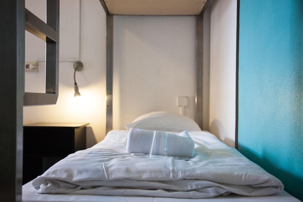 St Christophers Inn Amsterdam The Winston Room Type - Bed in a 5-Bed Female Dorm, Ensuite