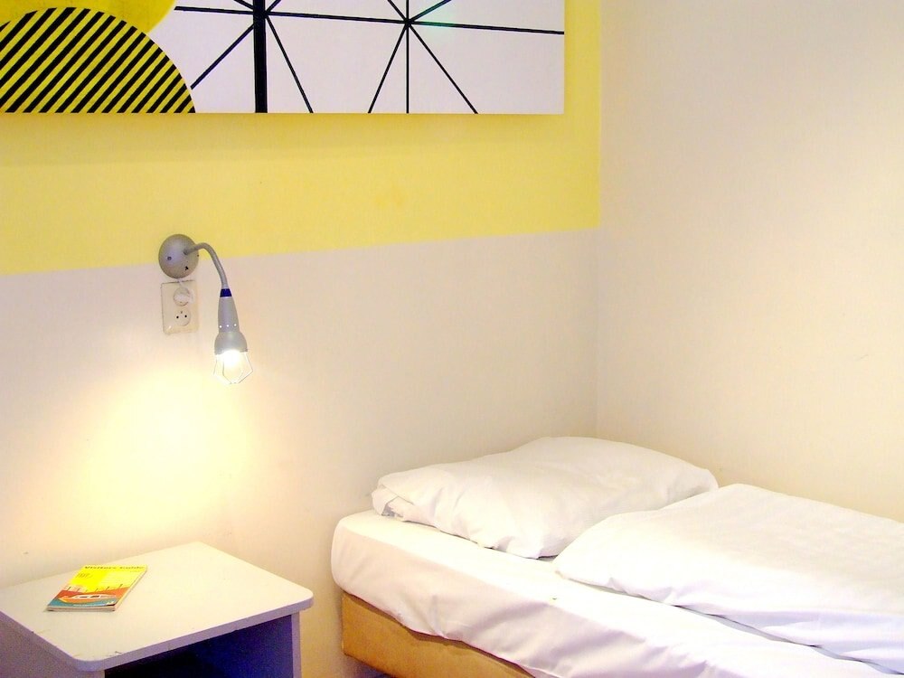 St Christophers Inn Amsterdam The Winston Room Type - Basic Single Room