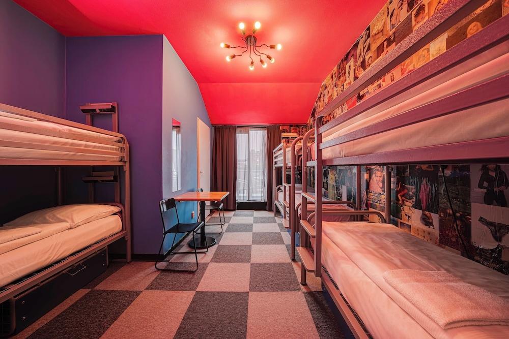 St Christophers Inn Amsterdam The Winston Room Type - Bed in a 6-Person Mixed Dormitory Ensuite