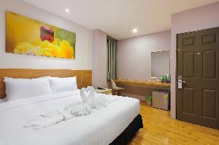 PULA SILOM Room Type - Superior King Room