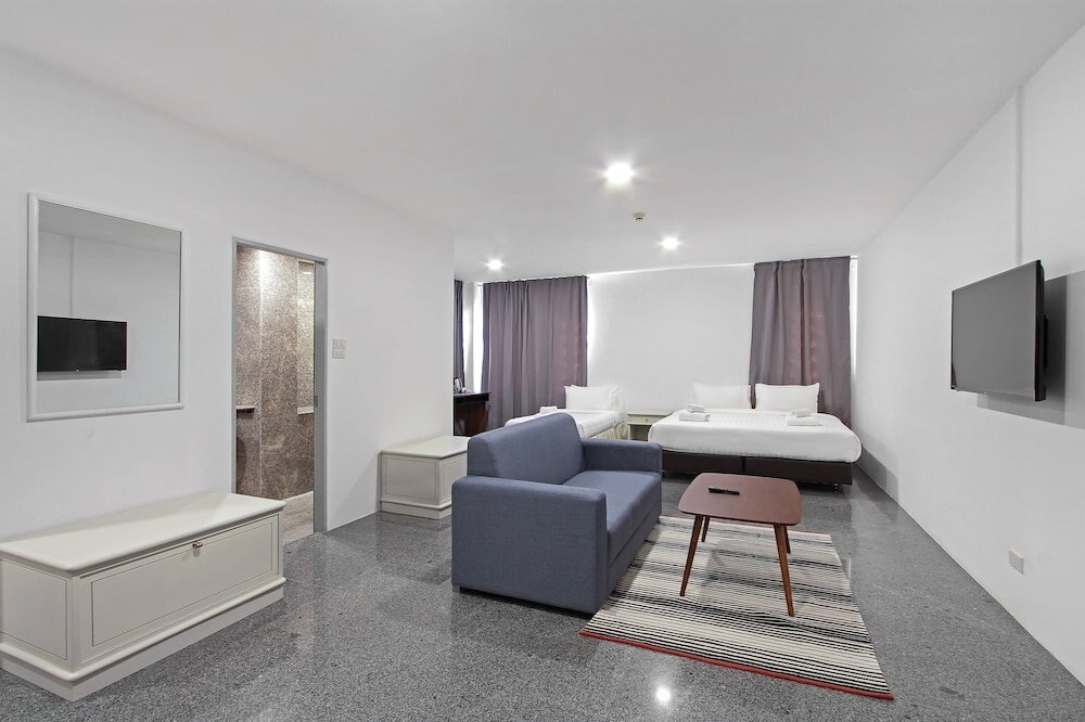 PULA SILOM Room Type - Premier Room for 3 Persons