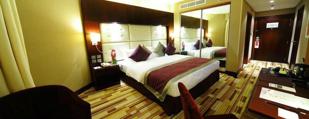 Monaco Hotel - Tap to explore photos