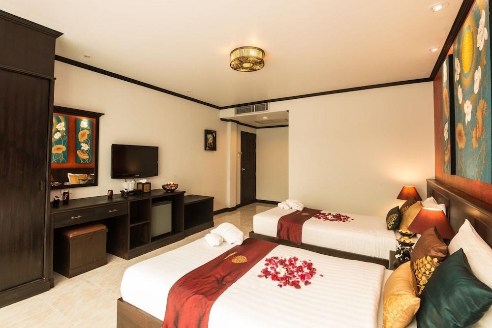 Tanawan Phuket Hotel Room Type - Deluxe Room