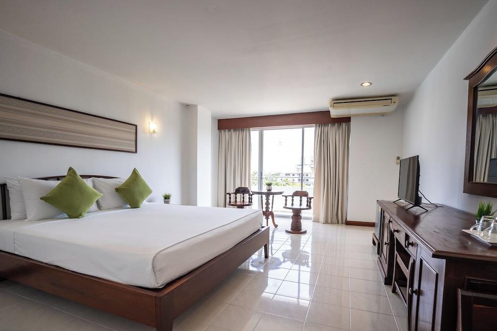 JP Villa Hotel Pattaya Room Type - Superior Double Room With City View JP Villa Hotel Pattaya Room Type - Superior Double Room With City View