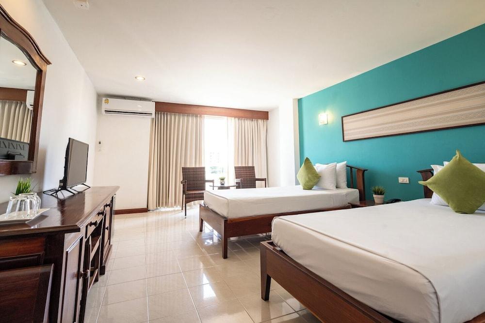 JP Villa Hotel Pattaya Room Type - Superior Twin Room With Pool View JP Villa Hotel Pattaya Room Type - Superior Twin Room With Pool View