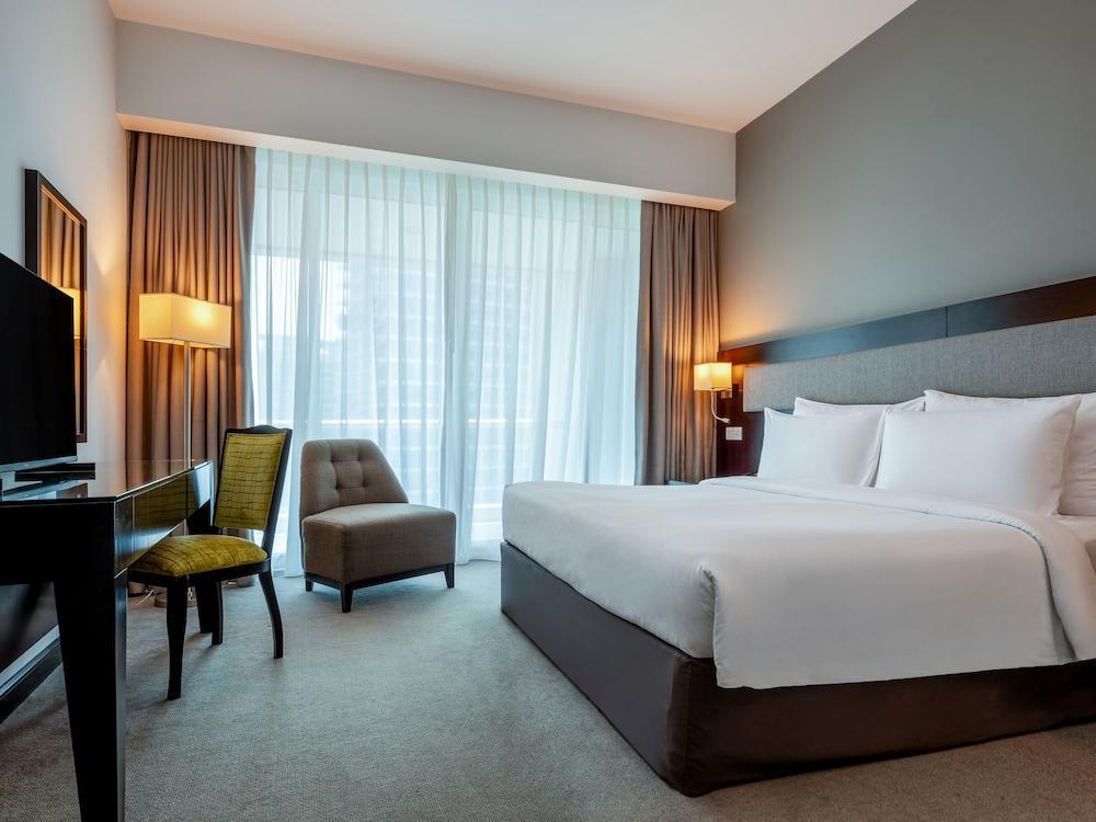 Flora Creek Deluxe Hotel Apartments Dubai Room Type - Apartment, 2 Bedrooms (Creek Side)