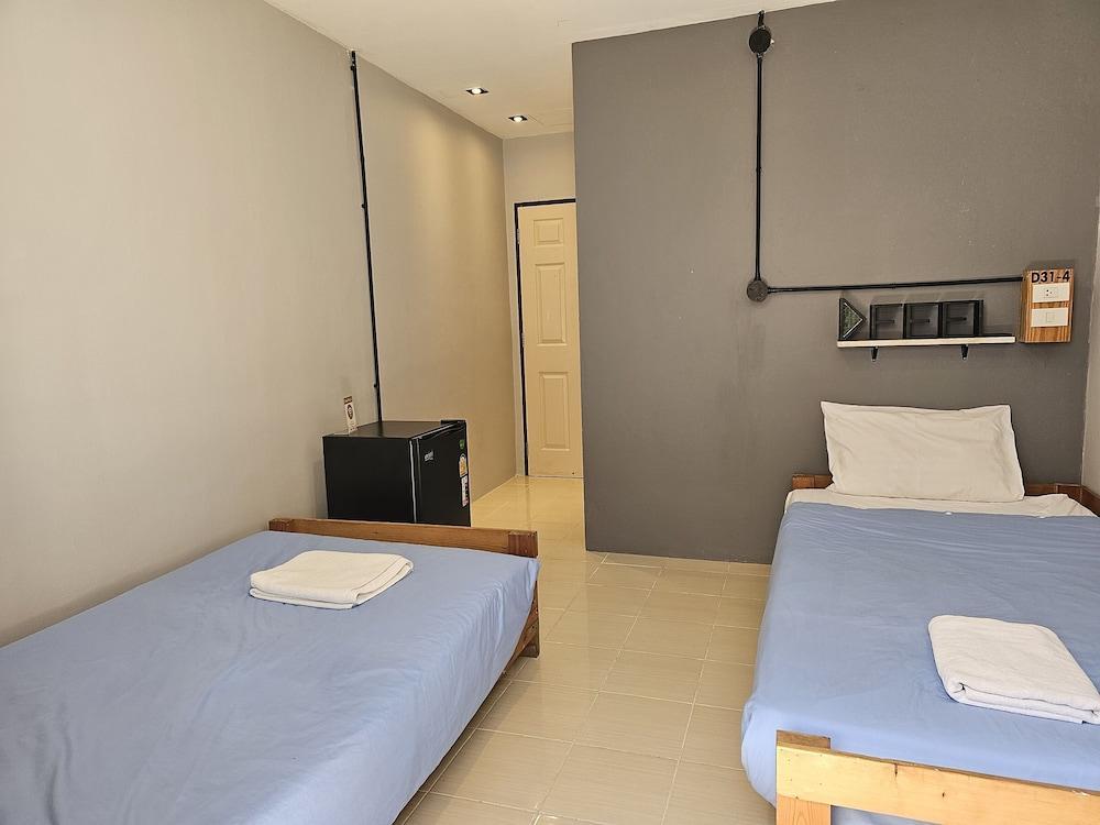 Dfeel House Room Type - Loft Twin Room