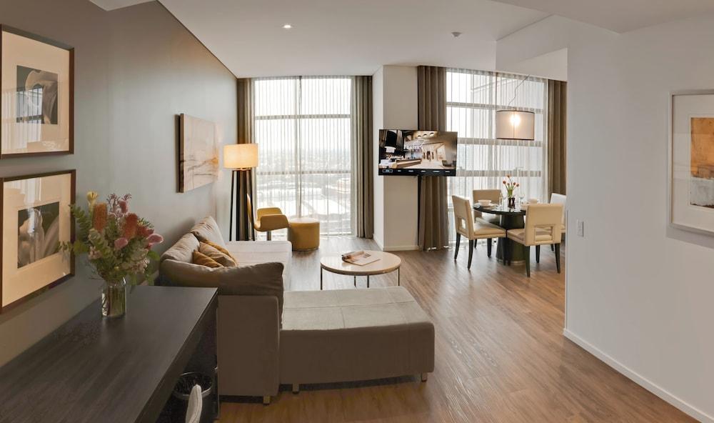 Fraser Suites Sydney - Tap to explore photos