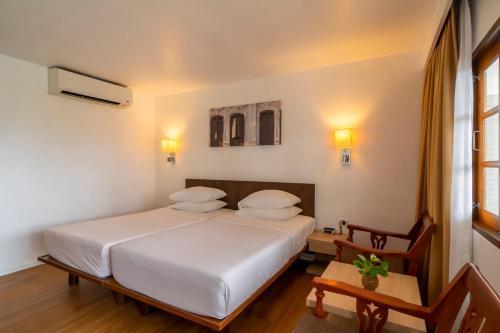 Best Western Phuket Ocean Resort - Tap to explore photos