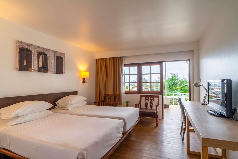 Best Western Phuket Ocean Resort Room Type - 1 King Bed, Non-Smoking, Partial Ocean View, Superior Room Best Western Phuket Ocean Resort Room Type - 1 King Bed, Non-Smoking, Partial Ocean View, Superior Room