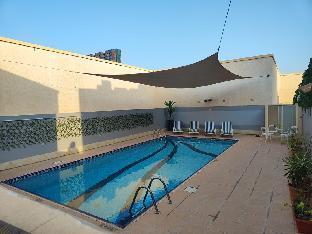 Al Raya Hotel Apartments - Tap to explore photos