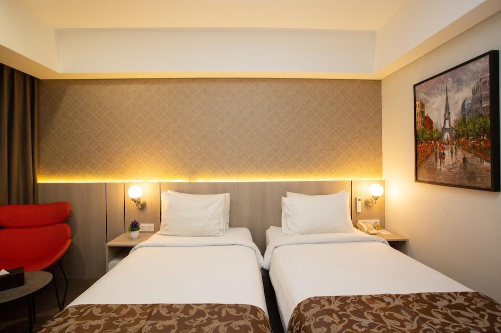 Avissa Suites Room Type - Deluxe Twin Room