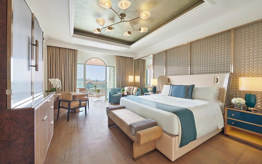 Emirates Palace Mandarin Oriental, Abu Dhabi Room Type - Deluxe Room, 1 King Bed, Garden View