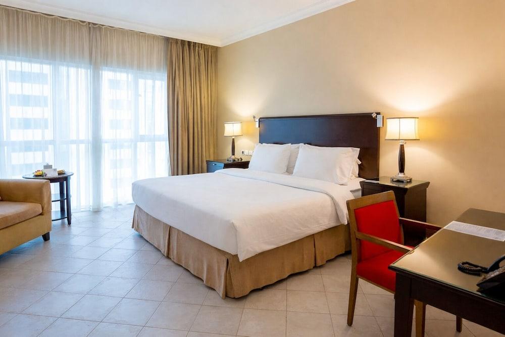 Sheraton Khalidiya Hotel Room Type - Classic King Room City View