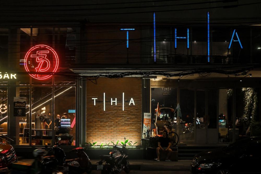 THA City Loft by TH District - Tap to explore photos