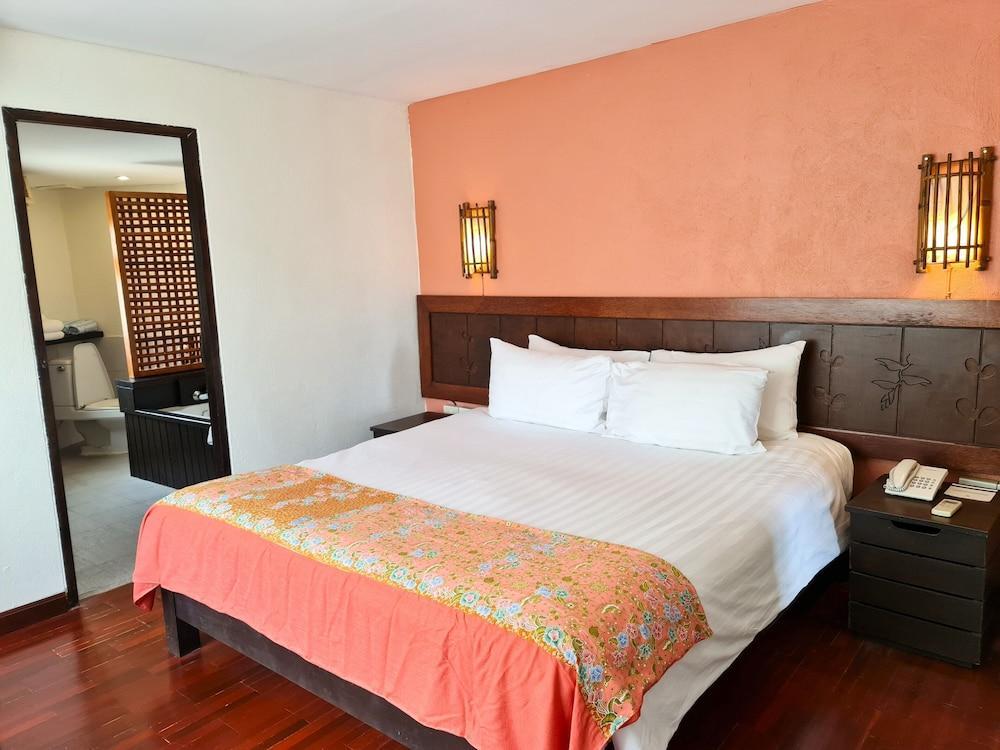 Vacation Village Phra Nang Inn Room Type - Junior Suite, 2 Bathrooms, City View
