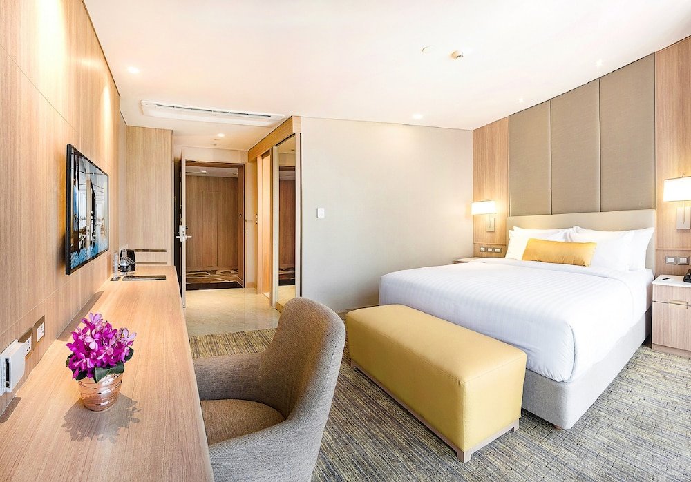 SKYVIEW Hotel Bangkok - Em District Sukhumvit 24 - Tap to explore photos