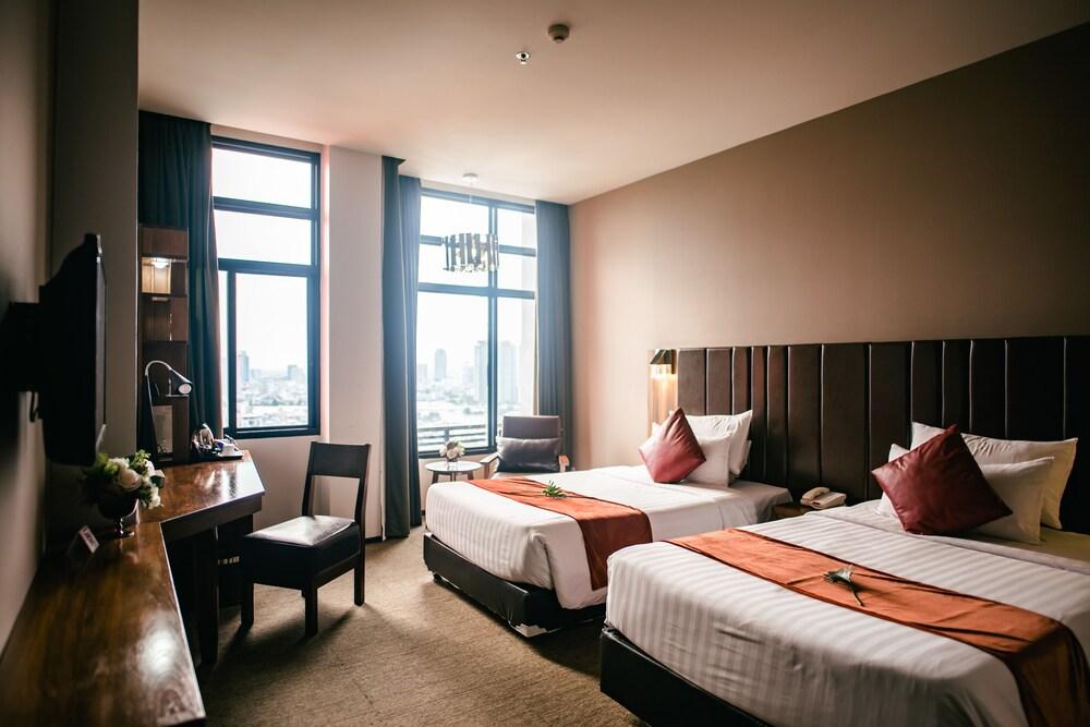 Grand Howard Hotel Room Type - Superior Double or Twin Room Grand Howard Hotel Room Type - Superior Double or Twin Room