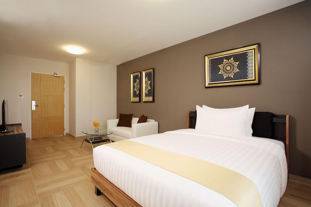 Chiva Bangkok Hotel Room Type - Deluxe Studio, 1 King Bed