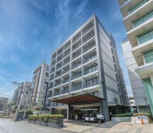 Chiva Bangkok Hotel - Tap to explore photos