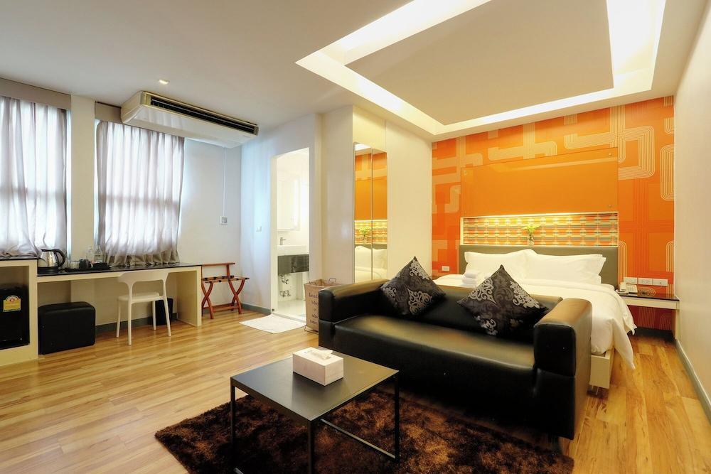 Klassique Sukhumvit Room Type - Junior Room, City View