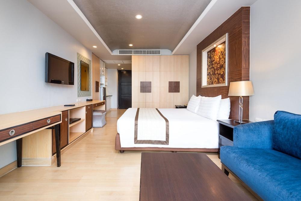 Admiral Premier Bangkok Room Type - Premier Studio